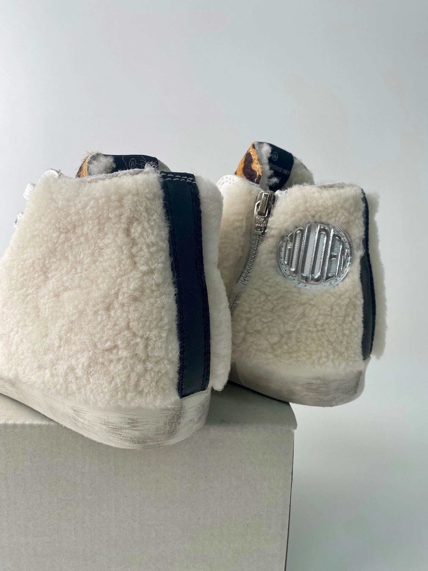 COCO-- 6642 GWF00113.F000469.80391 Franco sheephide wool item:E-X018I2328